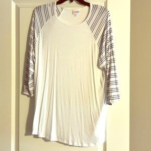 Lularoe Randy -L (baseball tee)